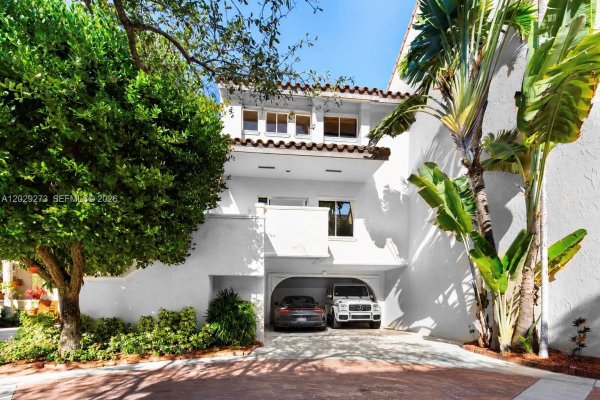 2000 S Bayshore #58 Miami, FL 33133
