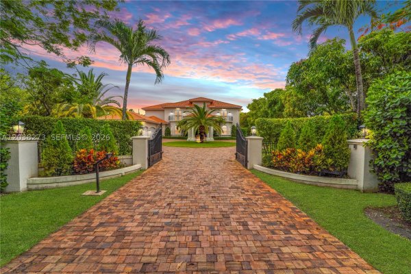 11111 SW 77th Ave Pinecrest, FL 33156