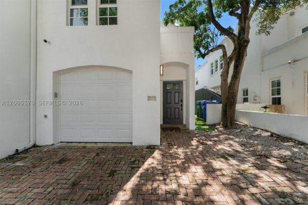 3125 Paola Dr Miami, FL 33133