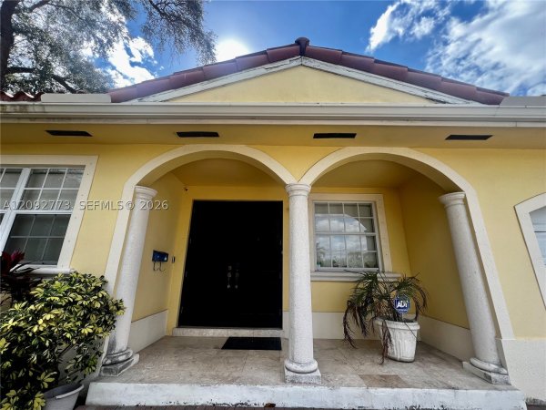 2301 SW 22nd Ave Miami, FL 33145
