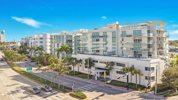 6620 Indian Crk #602 Miami Beach, FL 33141
