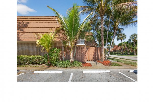 825 Center #9a Jupiter, FL 33458