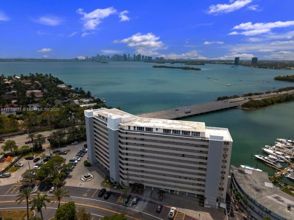 7904 West Dr #PENTHOUSE North Bay Village, FL 33141