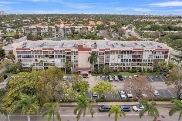 2101 Atlantic Shores Blvd #201 Hallandale Beach, FL 33009
