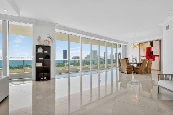 20155 NE 38th Ct #2201 Aventura, FL 33180 20155 NE 38th Ct #2201 Aventura, FL 33180
