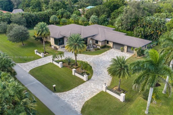 12321 NW 2nd St Plantation, FL 33325