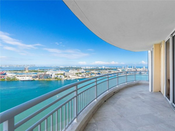 848 Brickell Key Dr #3904 Miami, FL 33131