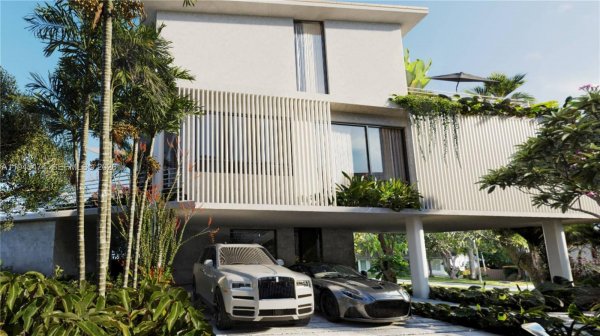 7150 NE 72nd St Miami, FL 33138