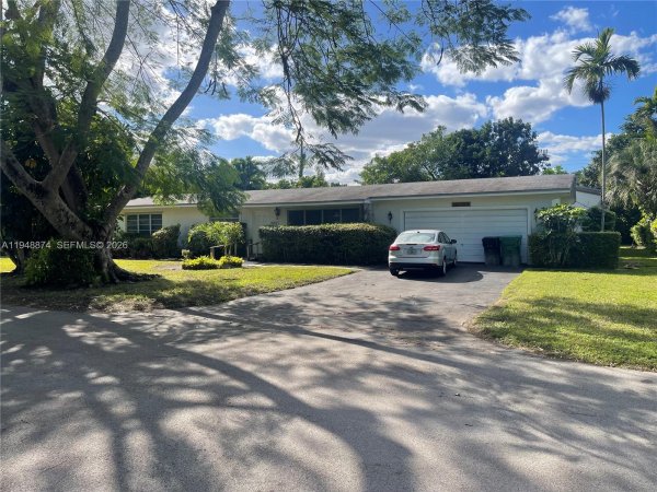 10700 SW 72nd Ct Pinecrest, FL 33156