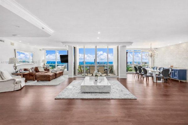 1900 Sunset Harbour Dr #PH03 Miami Beach, FL 33139