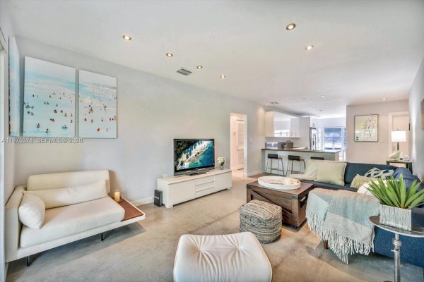 1821 Jefferson Ave #301 Miami Beach, FL 33139