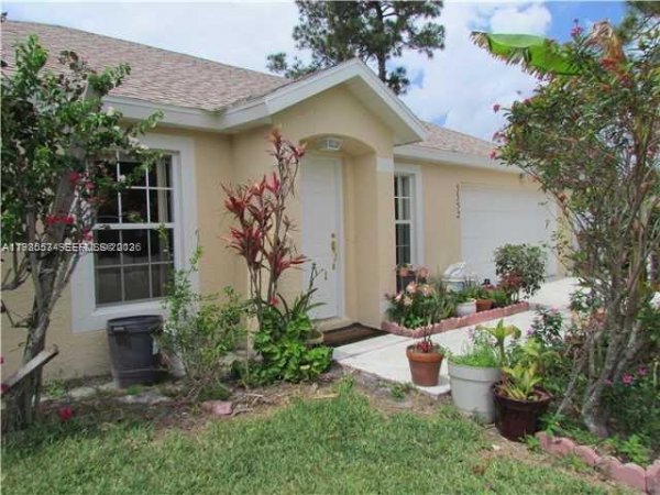 3352 SW Himango St Port St Lucie, FL 34953