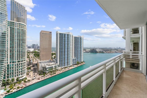 901 Brickell Key Blvd #2804 Miami, FL 33131