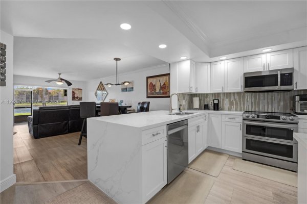 850 SW 138th Ave #111D Pembroke Pines, FL 33027