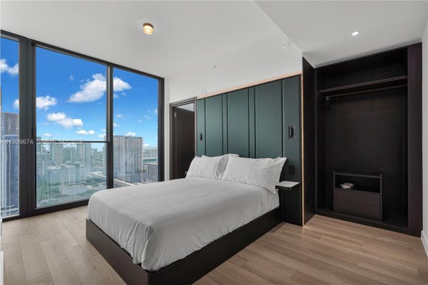 20 NE 11th St #3110 Miami, FL 33132