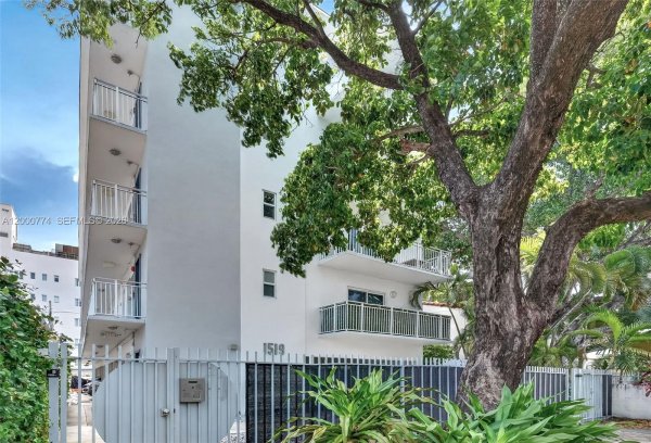1519 Drexel Ave #201 Miami Beach, FL 33139