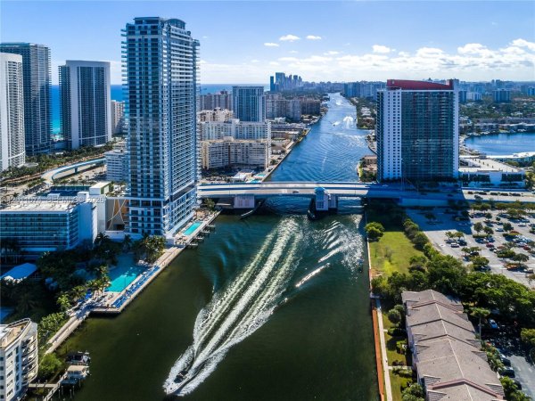 4010 S Ocean Dr #R1808 Hollywood, FL 33019