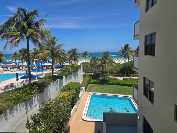 1623 Collins Ave #415 Miami Beach, FL 33139