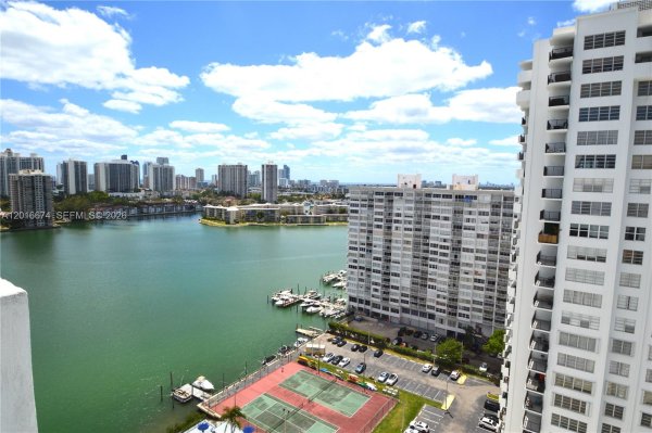 2780 NE 183rd St #PH04 Aventura, FL 33160