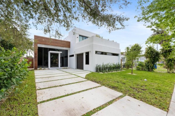 80 NW 45th St Miami, FL 33127