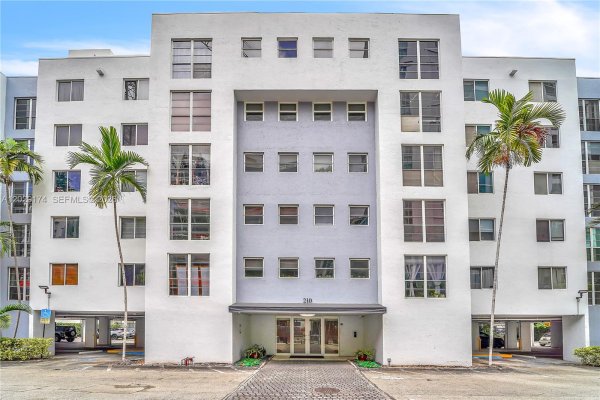 210 SW 11th St #209 Miami, FL 33130