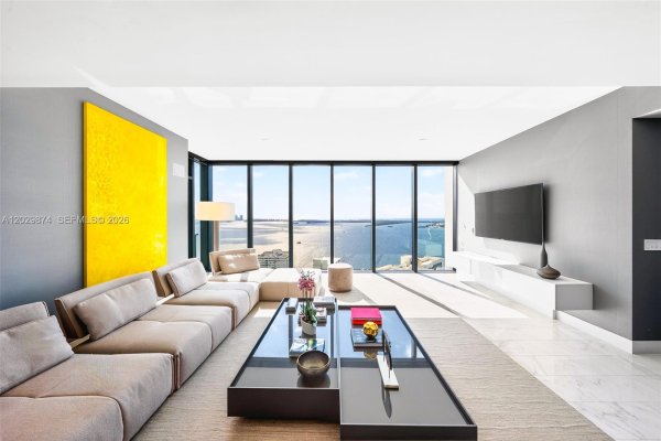 1451 Brickell Ave #2901 Miami, FL 33131