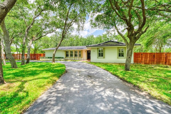 7715 SW 122nd St #n/a Pinecrest, FL 33156
