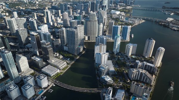 300 Biscayne Blvd Way #2608W Miami, FL 33131