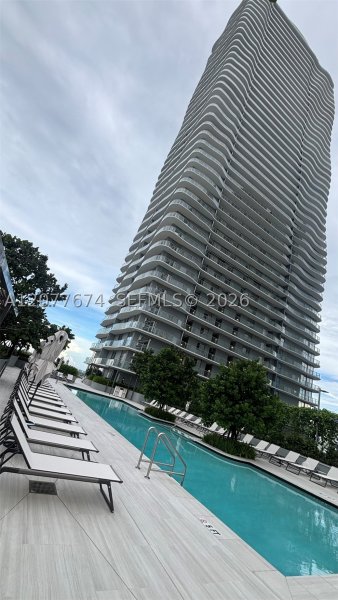 1400 Biscayne Blvd #2106 Miami, FL 33132