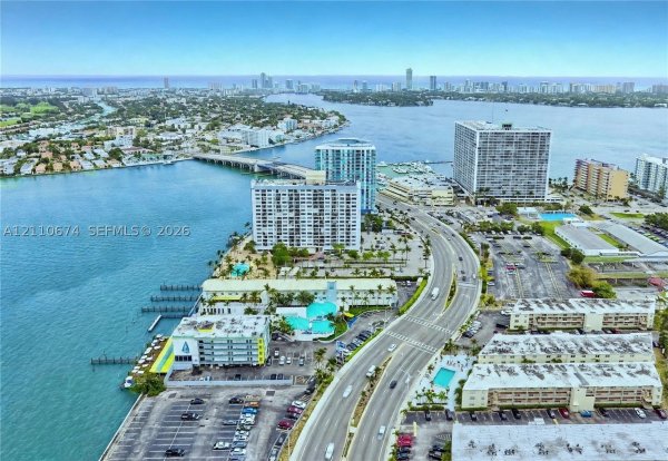 1865 79th St Cswy #5H North Bay Village, FL 33141