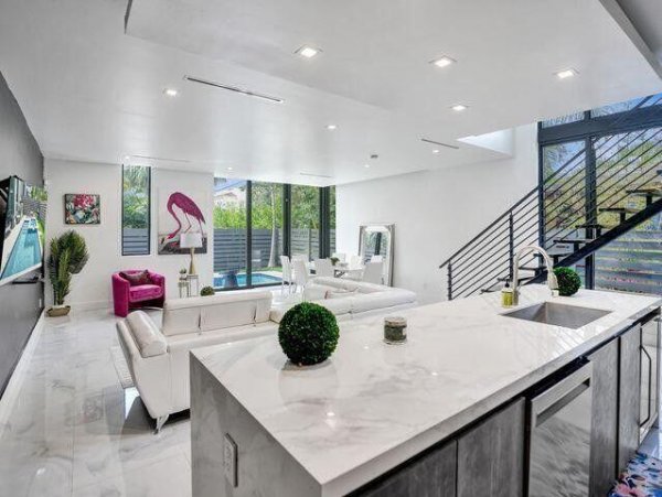 2514 NE 21st #A Fort Lauderdale, FL 33305