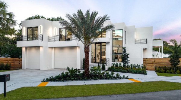 719 SW 11th Fort Lauderdale, FL 33315