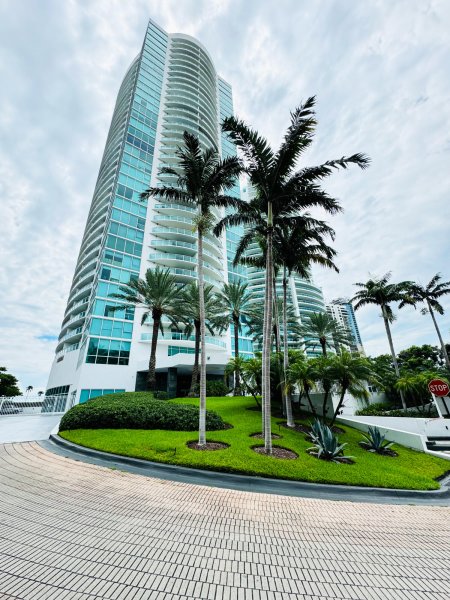 2101 Brickell #801 Miami, FL 33129