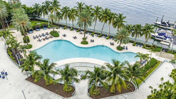 1500 Bay #1122s Miami Beach, FL 33139