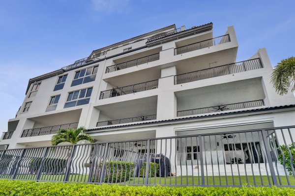 615 Bayshore #402 Fort Lauderdale, FL 33304