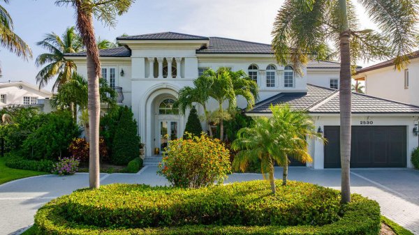 2530 NE 31st Lighthouse Point, FL 33064
