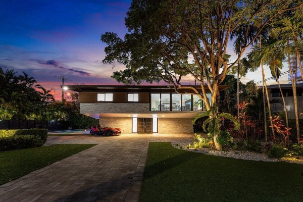 2601 NE 8th St Fort Lauderdale, FL 33304