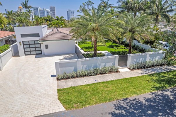 2008 Admirals Way Fort Lauderdale, FL 33316