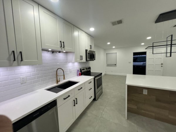 1436 NE 1st Ave Fort Lauderdale, FL 33304