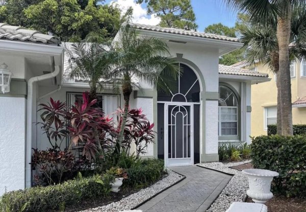 168 Jones Crk Dr Jupiter, FL 33458