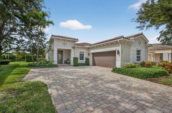 221 Porgee Rock Pl Jupiter, FL 33458