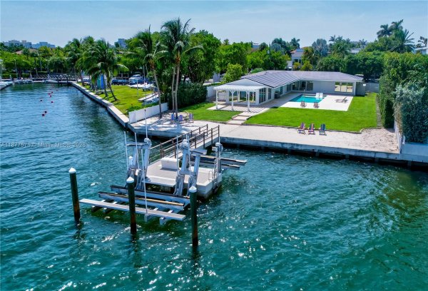 200 Harbor Dr Key Biscayne, FL 33149 200 Harbor Dr Key Biscayne, FL 33149