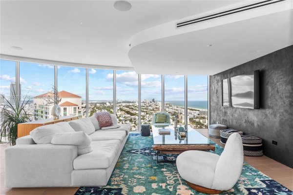 1000 S Pointe Dr #3301 Miami Beach, FL 33139