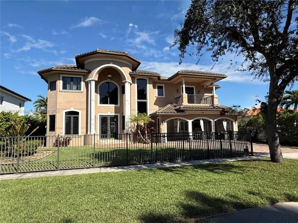 2085 Keystone Blvd North Miami, FL 33181