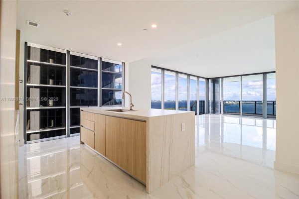 700 NE 24th St #4201 Miami, FL 33137