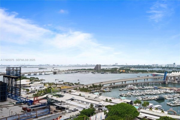 244 Biscayne Blvd #2306 Miami, FL 33132