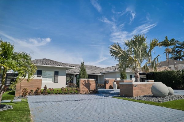 1601 SE 11th St Fort Lauderdale, FL 33316