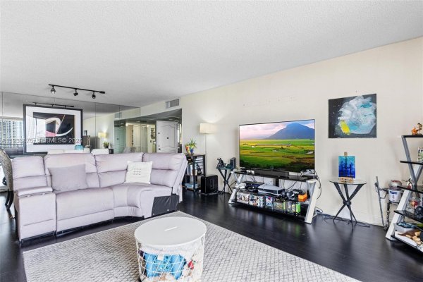 500 Three Iss Blvd #1112 Hallandale Beach, FL 33009