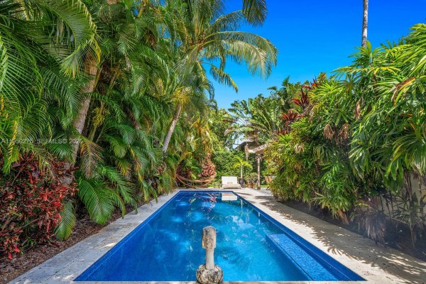 3701 Chase Ave Miami Beach, FL 33140