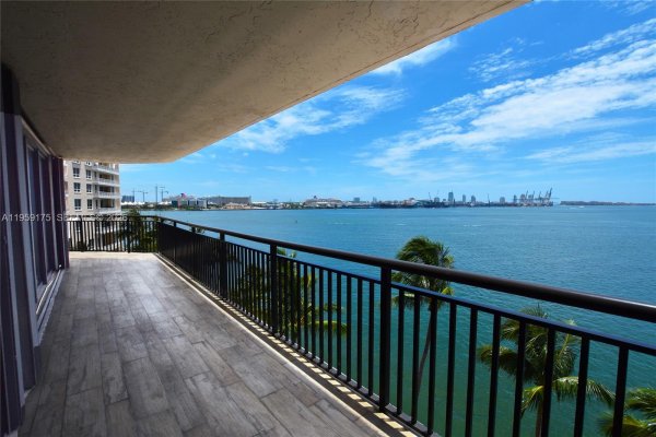 540 Brickell Key Dr #732 Miami, FL 33131
